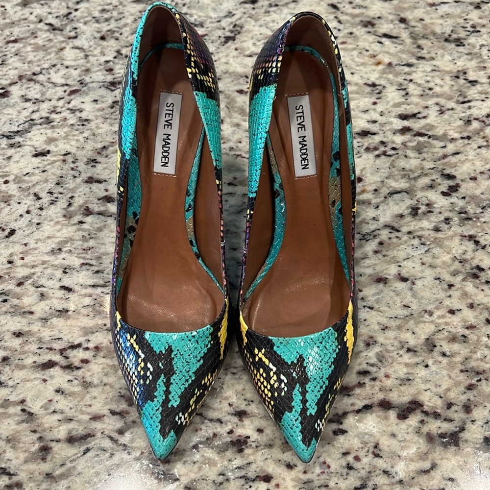 🩵Steve Madden Snakeskin Pumps🩵